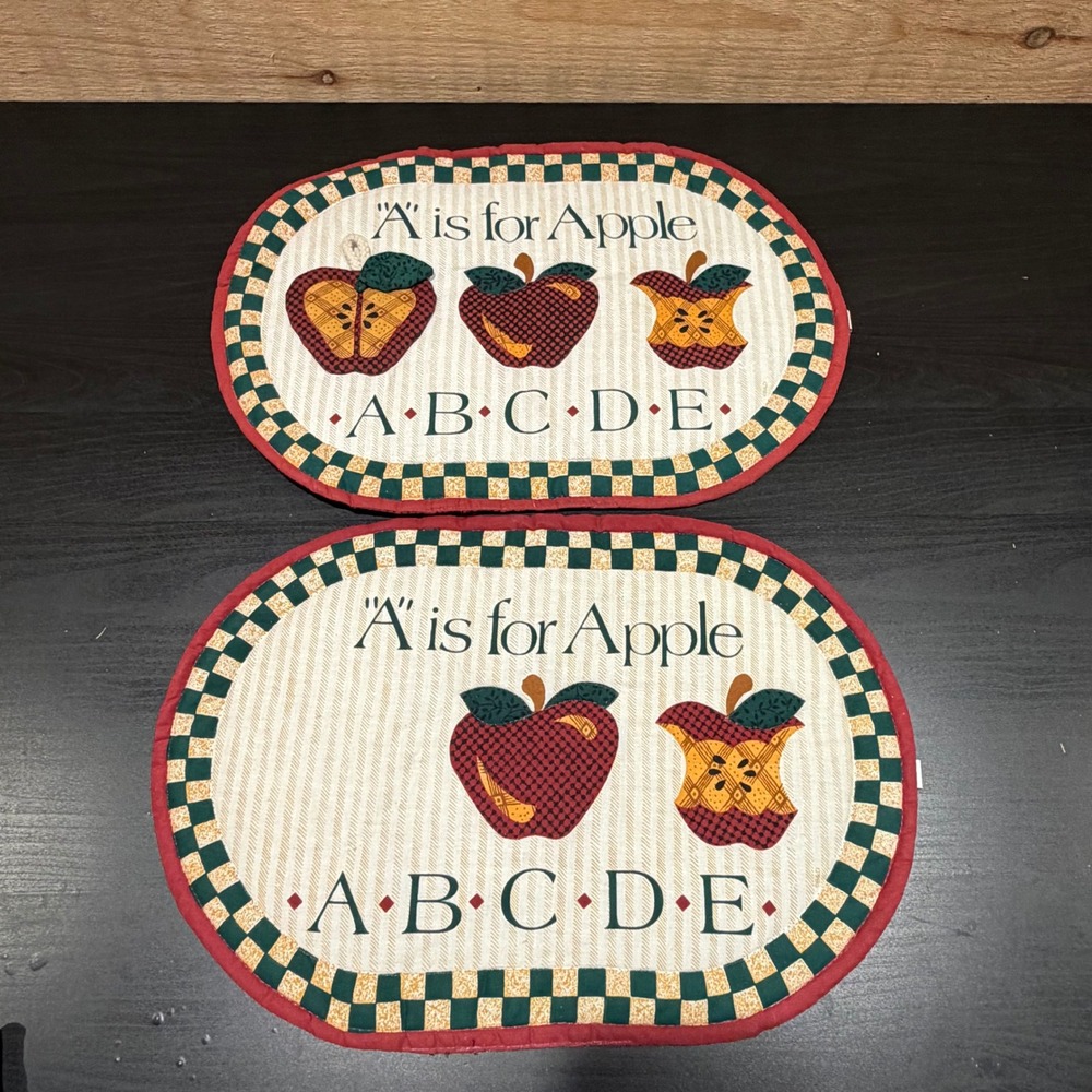 Country Crafts A is for Apple Quilted Oval Placemats (2) Farmhouse Red Green